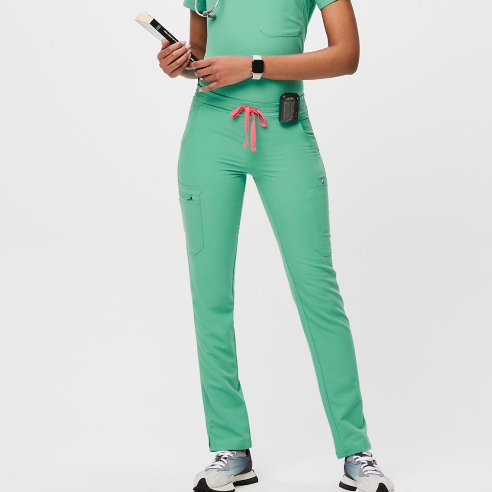 FIGS Surgical Green Yola Scrub Pants Regular Length